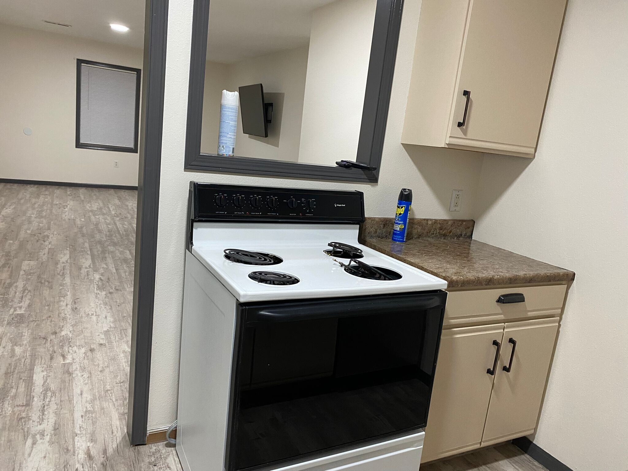 Building Photo - 2802 Maralane Ave