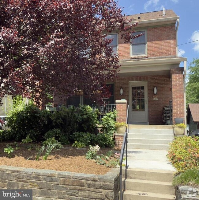 Building Photo - 807 Richmond Ave