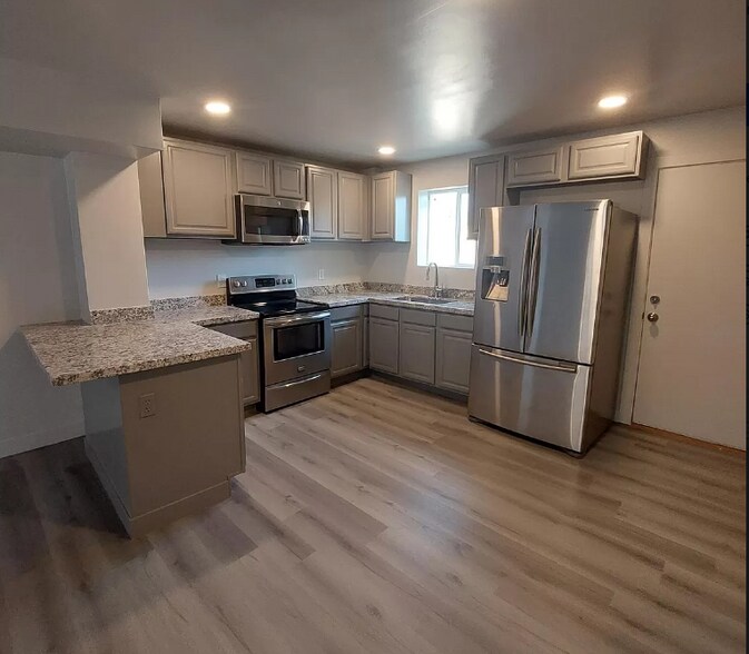 Building Photo - 6108 W Townley Ave