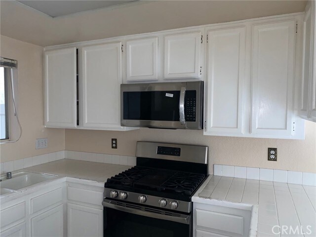 Building Photo - 26941 Stonehaven