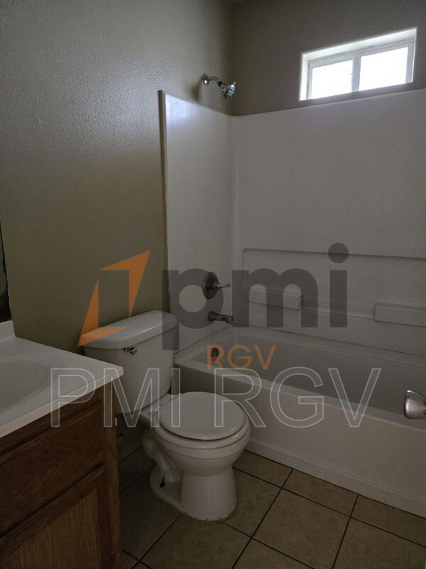 Building Photo - 2904 N 32nd St