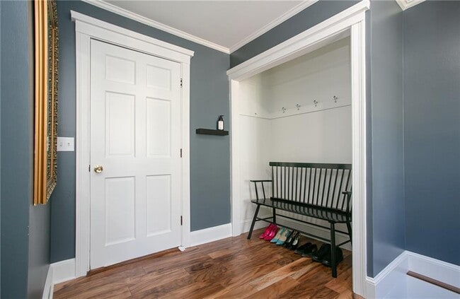 Building Photo - 5 Cherry St