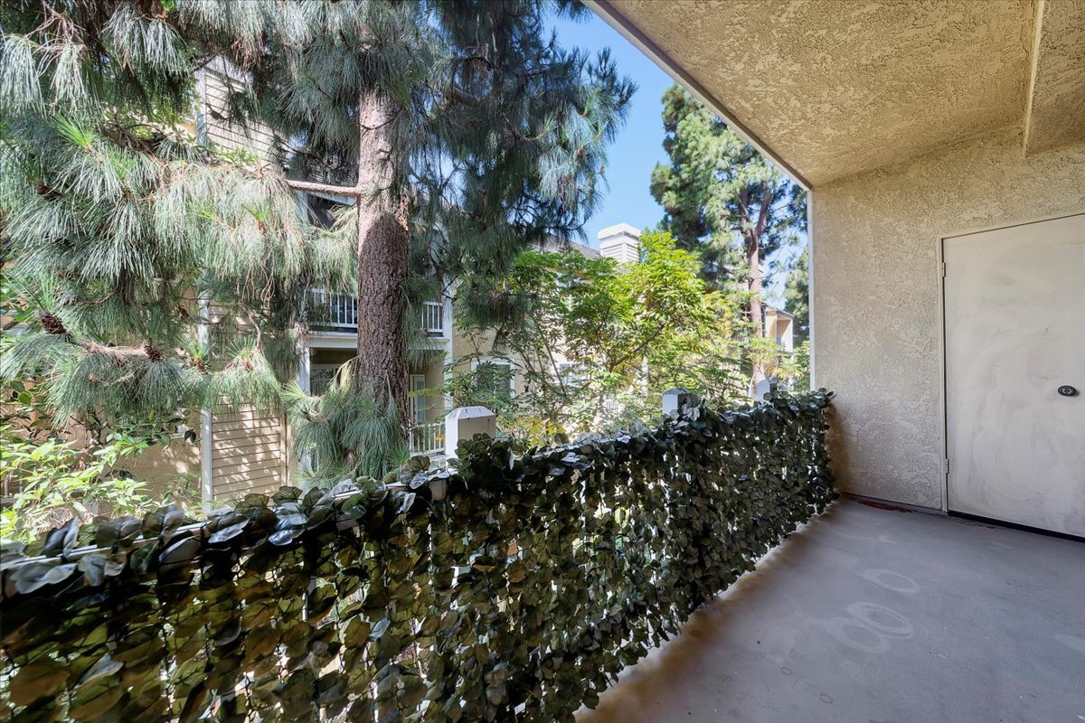 Balcony - 8505 Gulana Ave