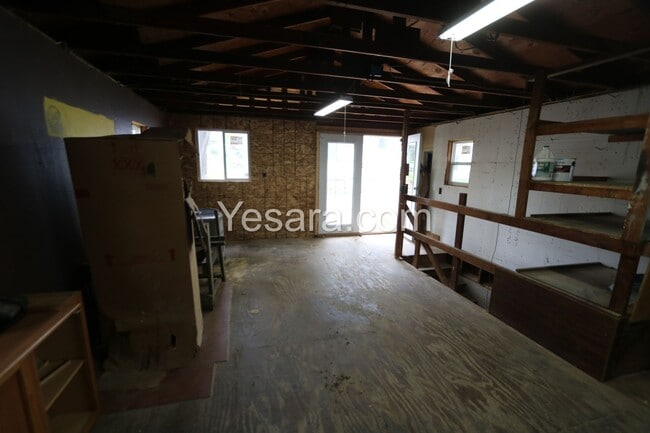 Building Photo - 2 Bedroom 2 Bath House