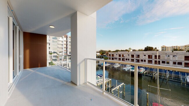 Building Photo - 920 N Osceola Ave