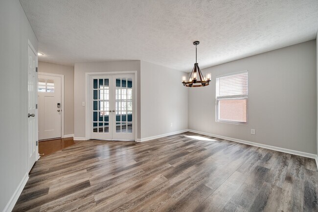 Building Photo - 1005 Gannett Rd