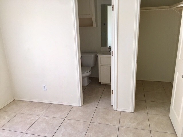 Building Photo - 405 Rockport St
