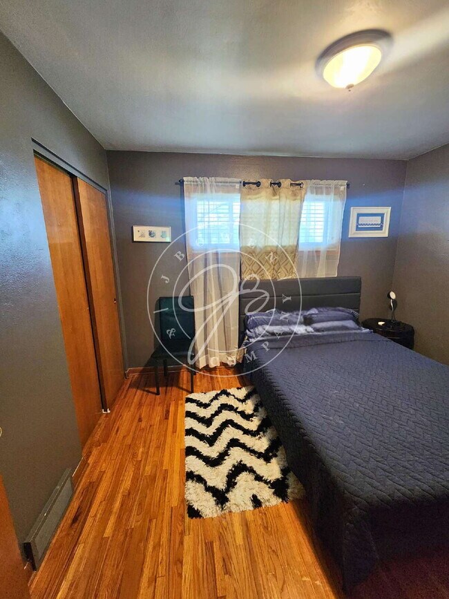Building Photo - 3 bed 3 bath home for rent near University of Toledo!