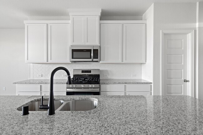 Building Photo - 27806 Western Crk Ct