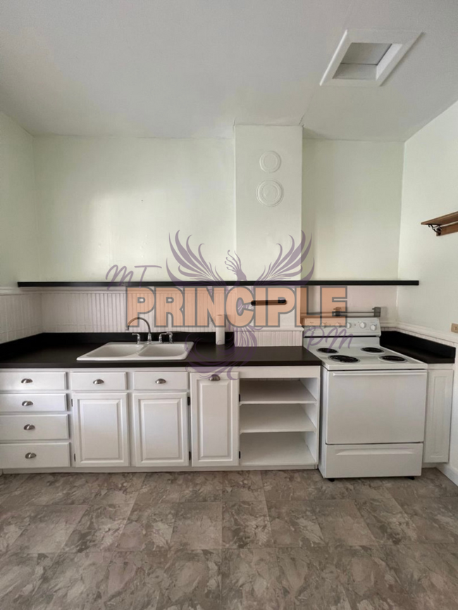 Building Photo - 805-807 W Galena St