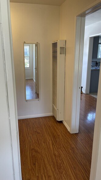 Building Photo - 2477 Silver Lake Blvd