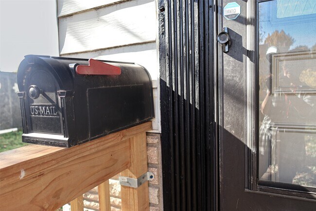 Building Photo - 3723 Wisconsin Ave