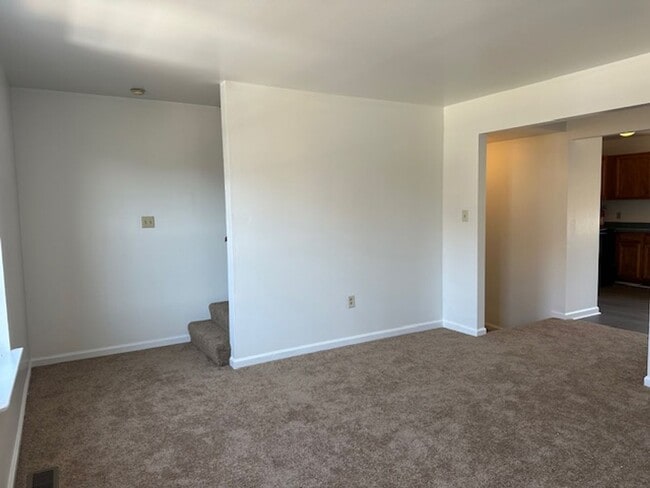 Building Photo - 26 Petersburg Ln