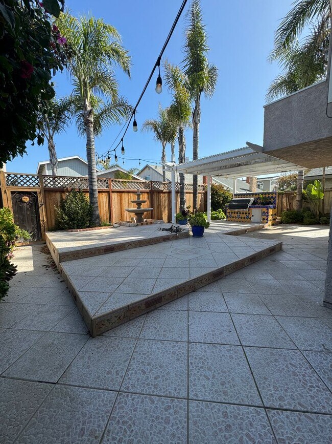 Building Photo - Wonderful Family Home in Mandalay Shores –...