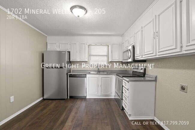 Building Photo - 1702 Mineral Wells Hwy