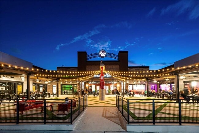 Building Photo - 798 TETBURY Lp