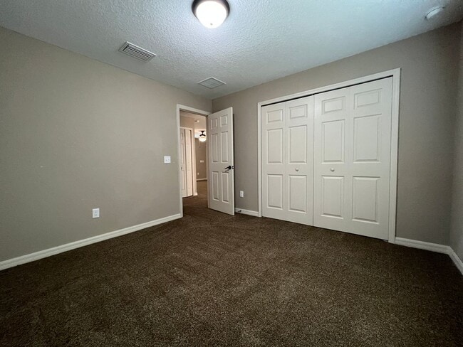 Building Photo - Charming 3-Bedroom, 2-Bathroom Single-Family Home in Ocklawaha!