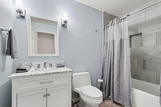 Building Photo - Luxury Single-Level Home Near the Boise River | Office + 3-Car Garage