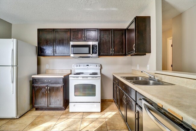 Building Photo - 521 Madrigal Ct