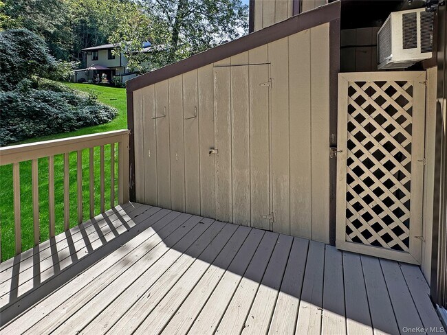 Building Photo - 1206 Chelsea Cove S