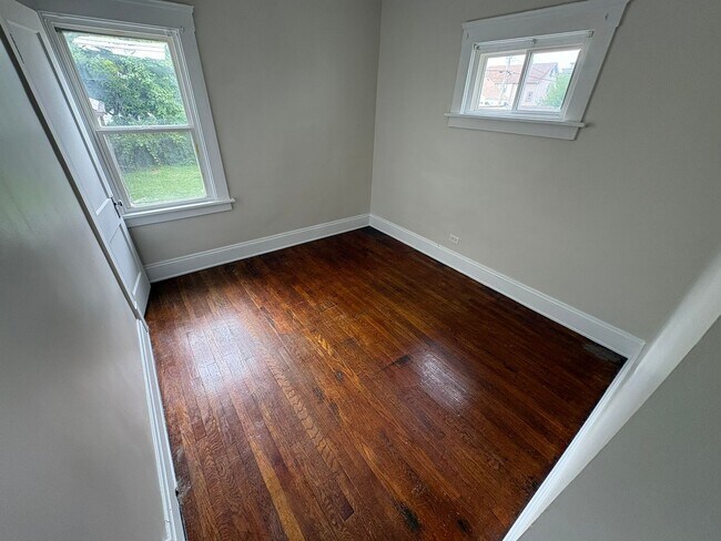 Building Photo - 3441 W 95th St