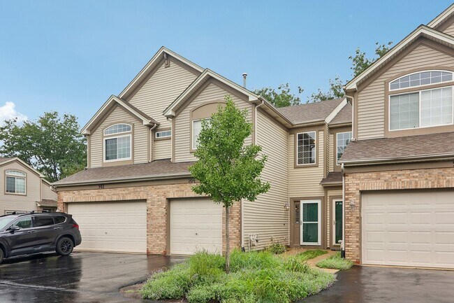 Building Photo - 984 Park Hill Cir