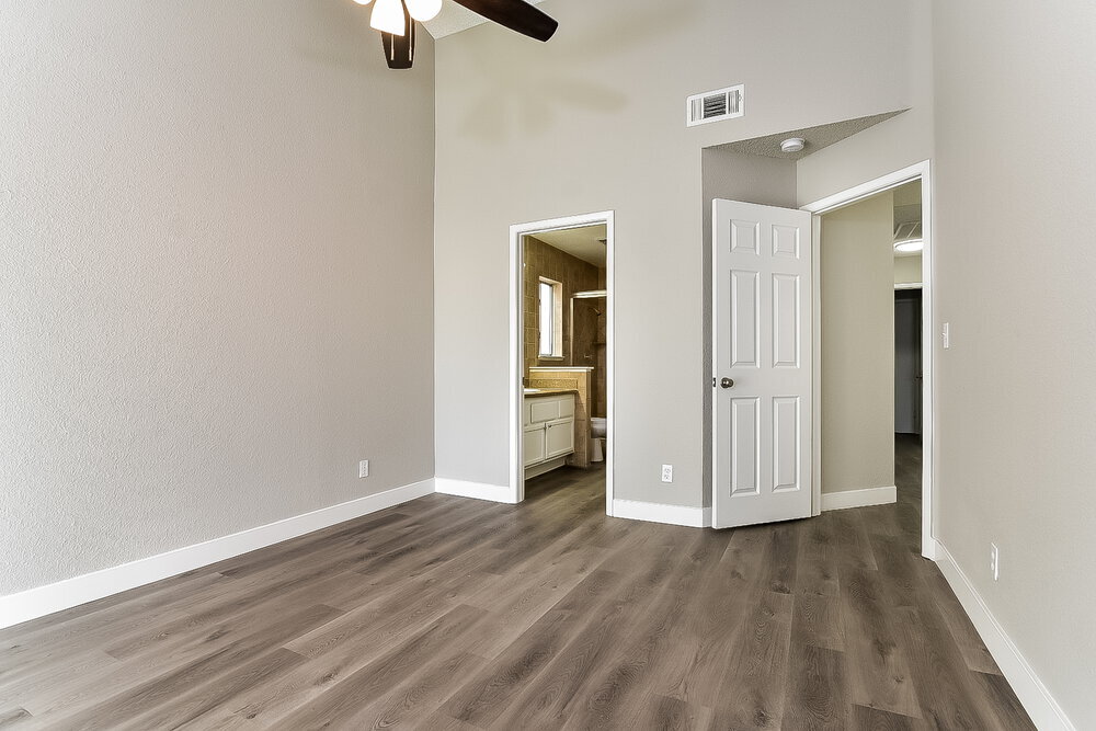 Building Photo - 4361 Faberge Ave