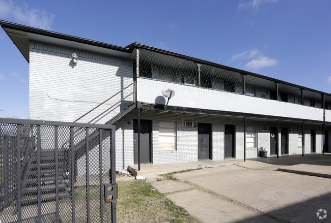 Building Photo - Oak Terrace Apartments