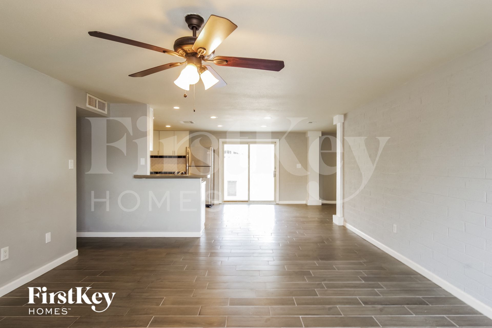 Building Photo - 3460 E Presidio Rd