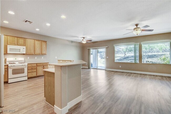 Building Photo - 2320 Meteor Shower St