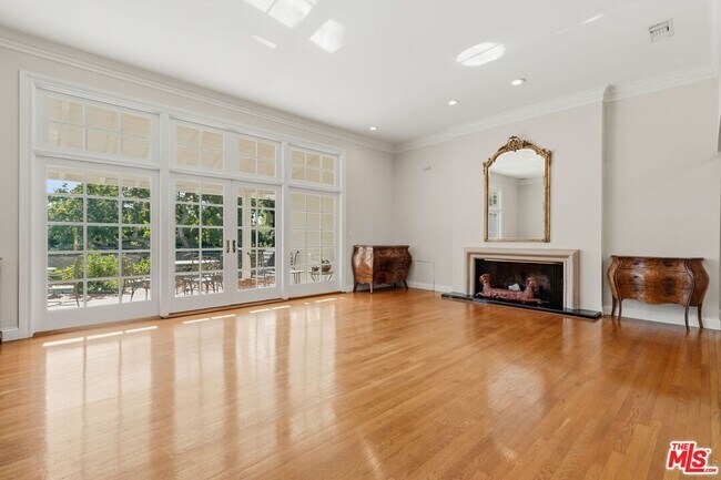 Building Photo - 510 Toyopa Dr