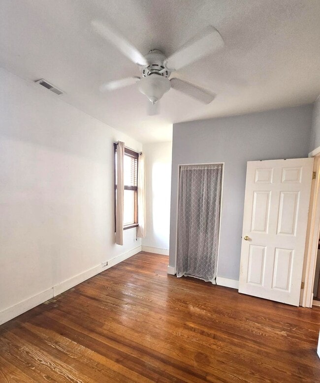 Building Photo - 3-Bedroom, 2-Bathroom in Brewers Hill