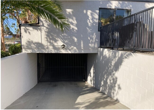 Underground Parking - 1802 20th St