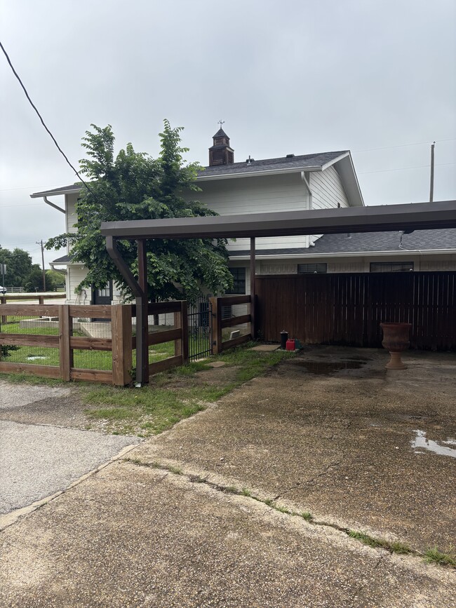 Building Photo - 521 FM 407