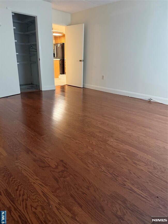 Building Photo - 310 Lookout Ave