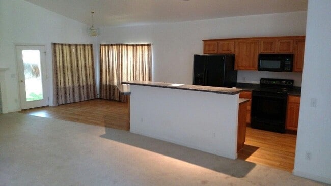 Building Photo - 2040 E Miami Rd