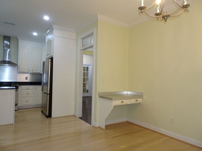 Building Photo - 4 Bedroom 3.5 bathroom Rental Home in Ford...