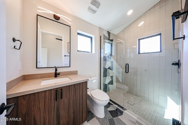 Building Photo - 6314 N 10th Dr