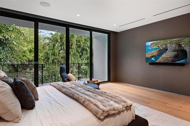 Building Photo - 77 SW 18th Terrace