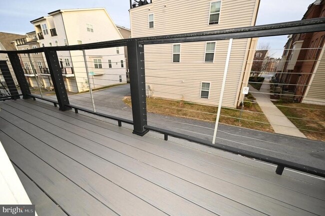 Building Photo - 2413 Glenallan Ave