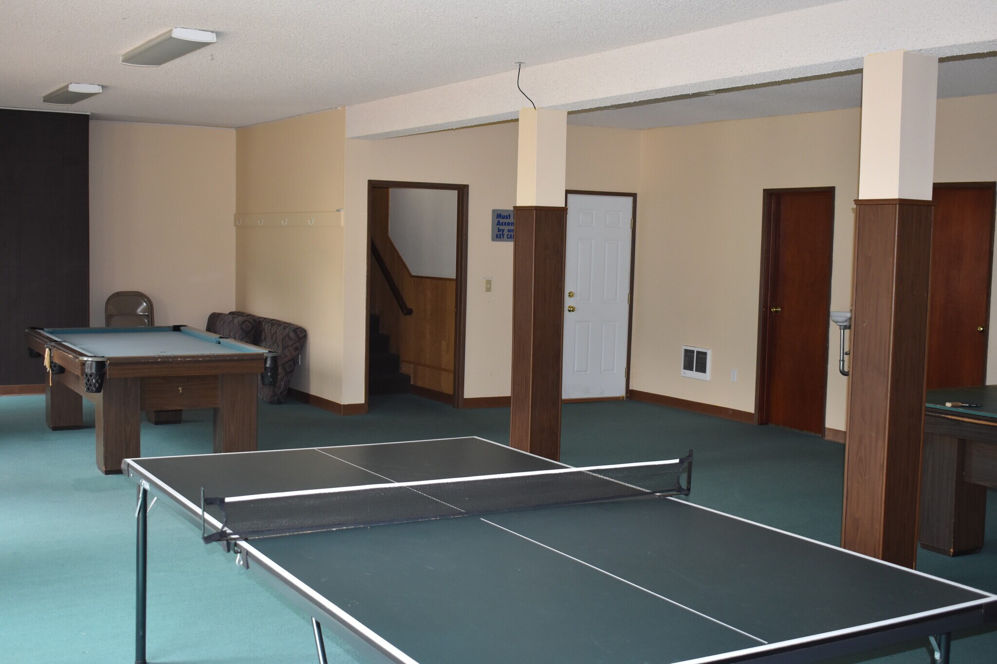 Building Photo - 200 SW Florence Ave