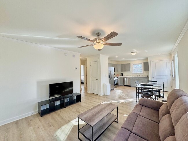 Building Photo - The Home You’ve Been Searching For! *Utili...
