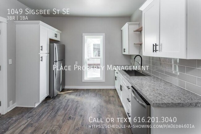 Building Photo - 1049 Sigsbee SE - Gorgeous 3 bedroom house!
