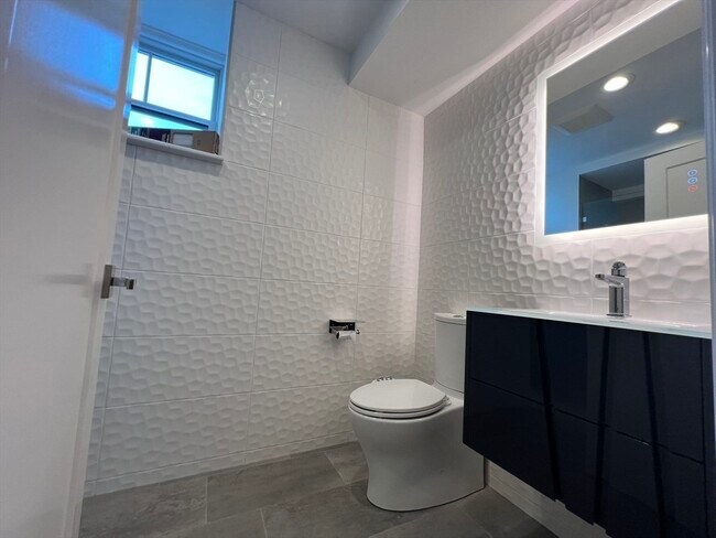 Building Photo - 23 Winslow Rd