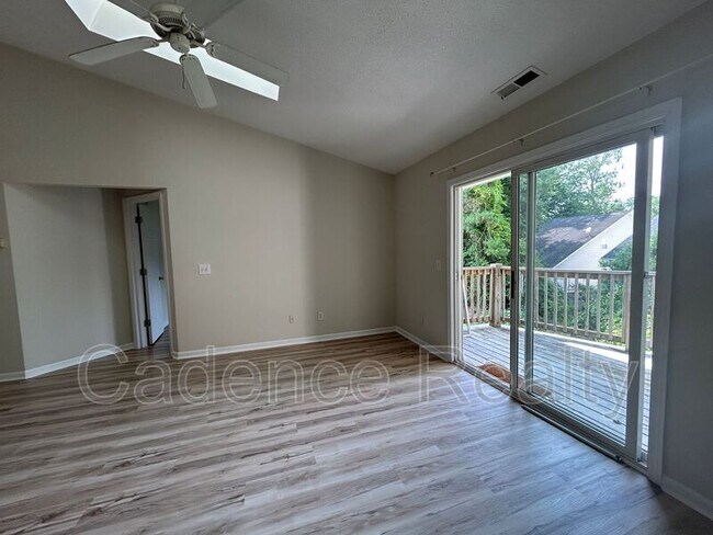 Building Photo - 4619 McClelland Dr
