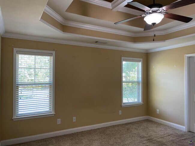 Building Photo - 114 Highland Point Dr
