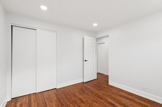 Building Photo - 26 N Craig Pl