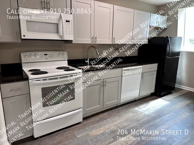 Building Photo - 704 McMakin St