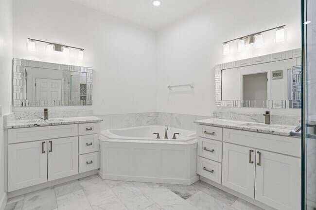 Building Photo - 7820 Clemson St