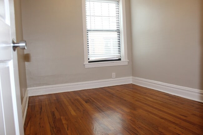 Building Photo - 5024 N Winthrop Ave